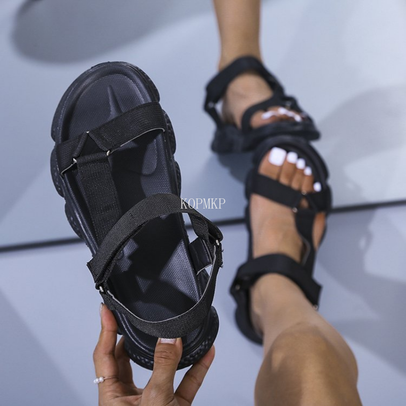 Bequeme, mehrfarbige flache Sandalen für Damen