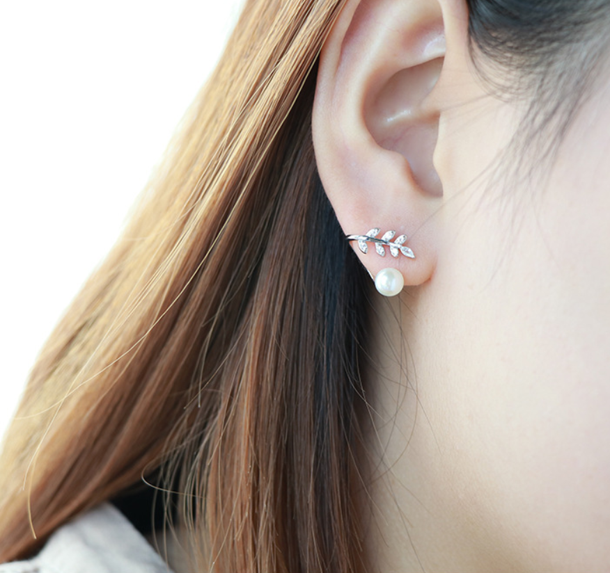 Leaf-Design Pearl Earrings