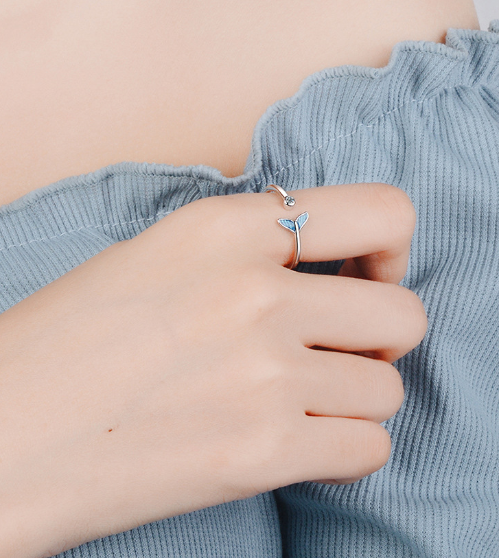 Blue Fish Tail Zircon Ring
