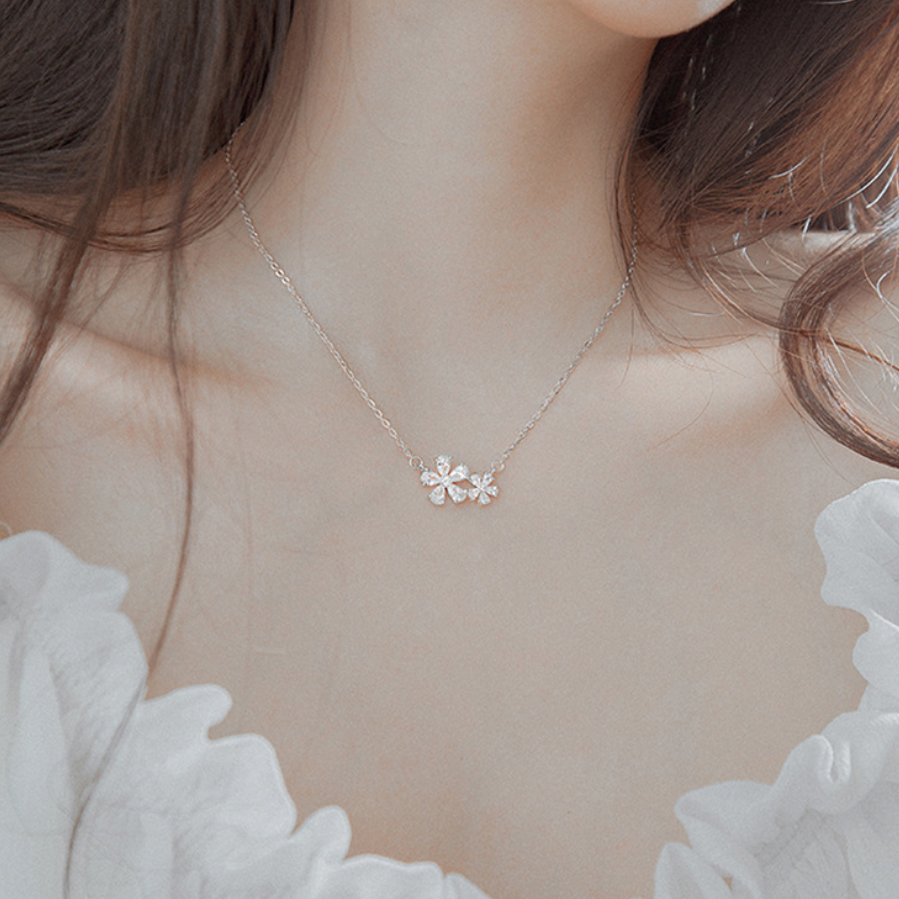 Flower Choker Necklace in Gold or Silver Tone