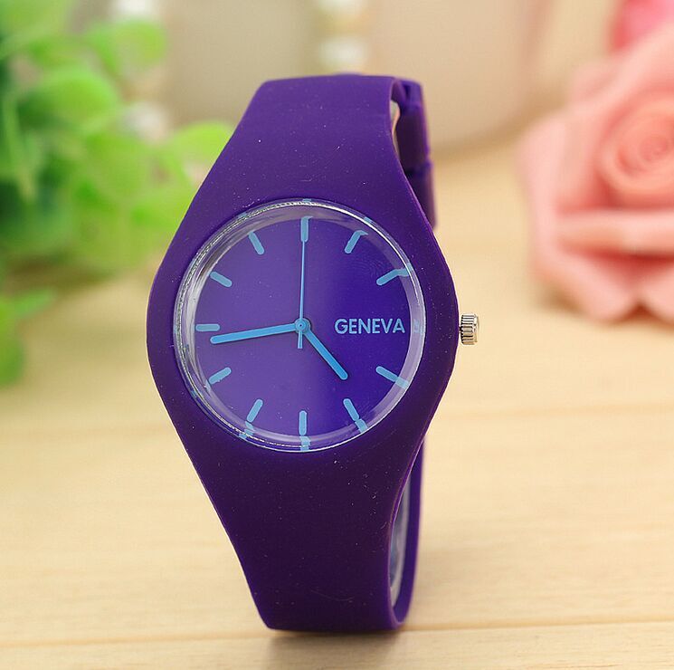 Ultra-Thin Cream Colour Fashion Watch – Minimalist Style for Men & Women