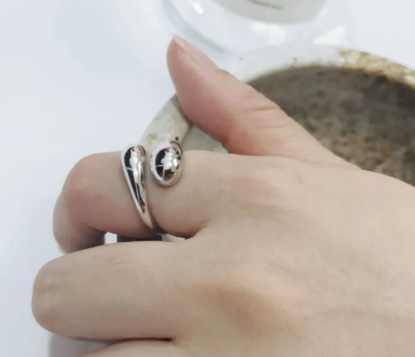 Verdrehter Goldring für Damen