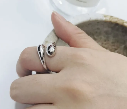Twisted Band Gold Ring for Women
