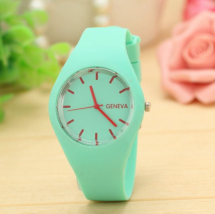 Ultra-Thin Cream Colour Fashion Watch – Minimalist Style for Men & Women