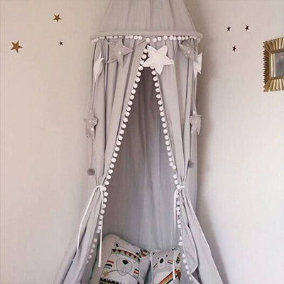 Décoration de Chambre d'Enfant avec Baldaquin Pompon et Moustiquaire