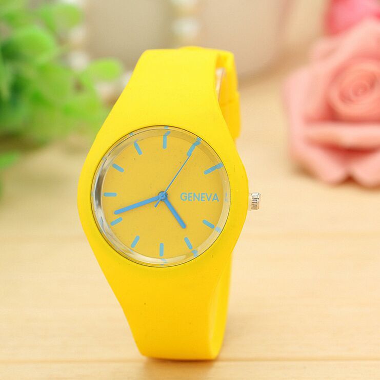 Ultra-Thin Cream Colour Fashion Watch – Minimalist Style for Men & Women