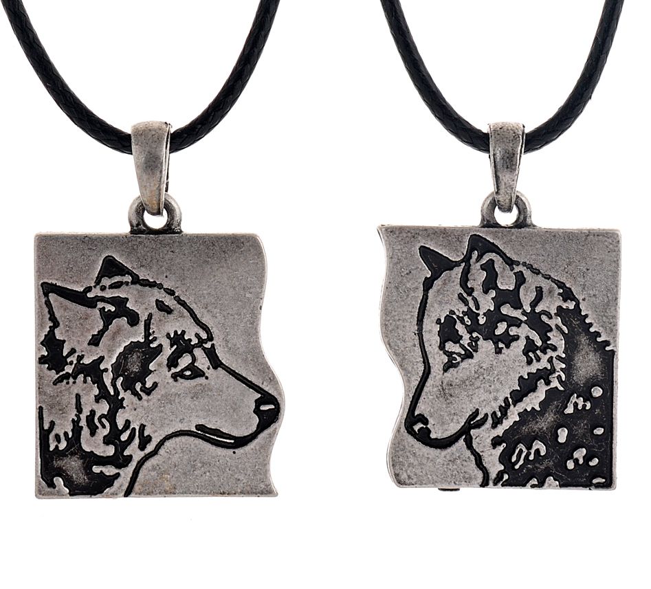 Vintage Wolf Head Pendant Necklace