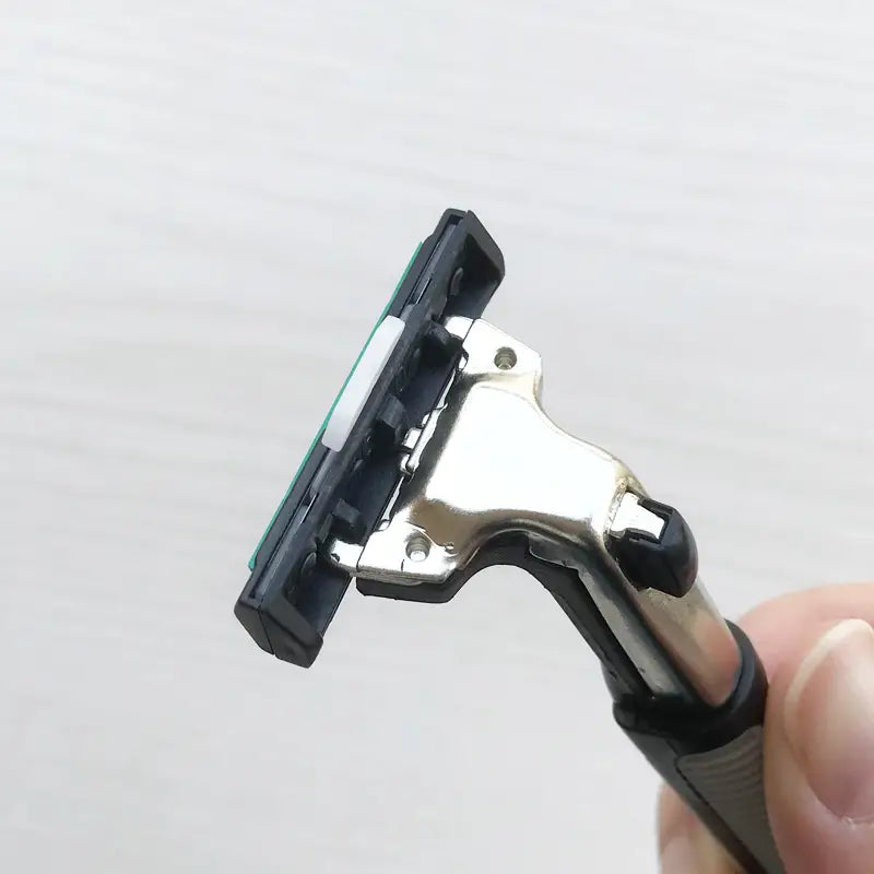 Manual Razor Shave Set with Replacement Blades