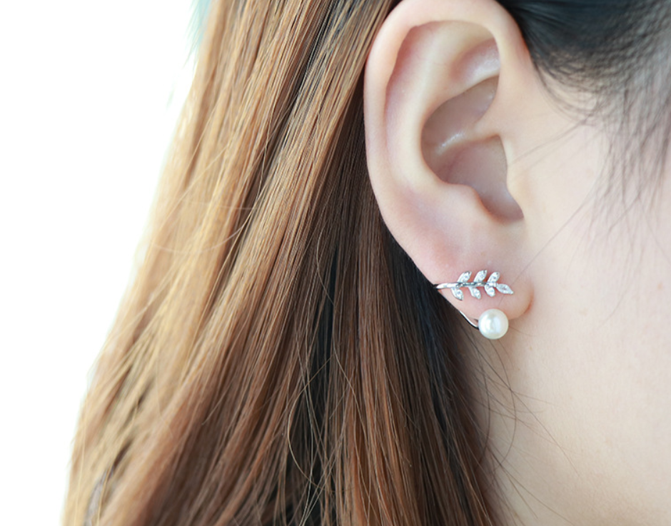 Leaf-Design Pearl Earrings