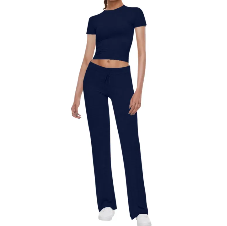 Damen T-Shirt & Freizeithose im unifarbenen Anzug