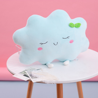 Coussin nuage moelleux pour une décoration de salon colorée