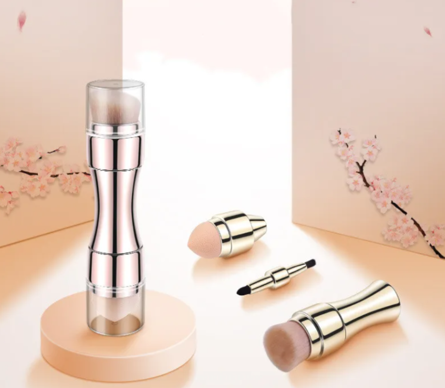 4-in-1 Retractable Makeup Brush – Portable Travel Brush Set