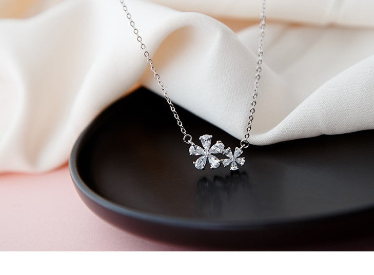 Flower Choker Necklace in Gold or Silver Tone
