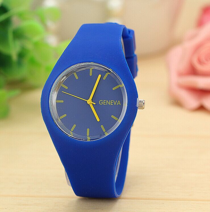 Ultra-Thin Cream Colour Fashion Watch – Minimalist Style for Men & Women