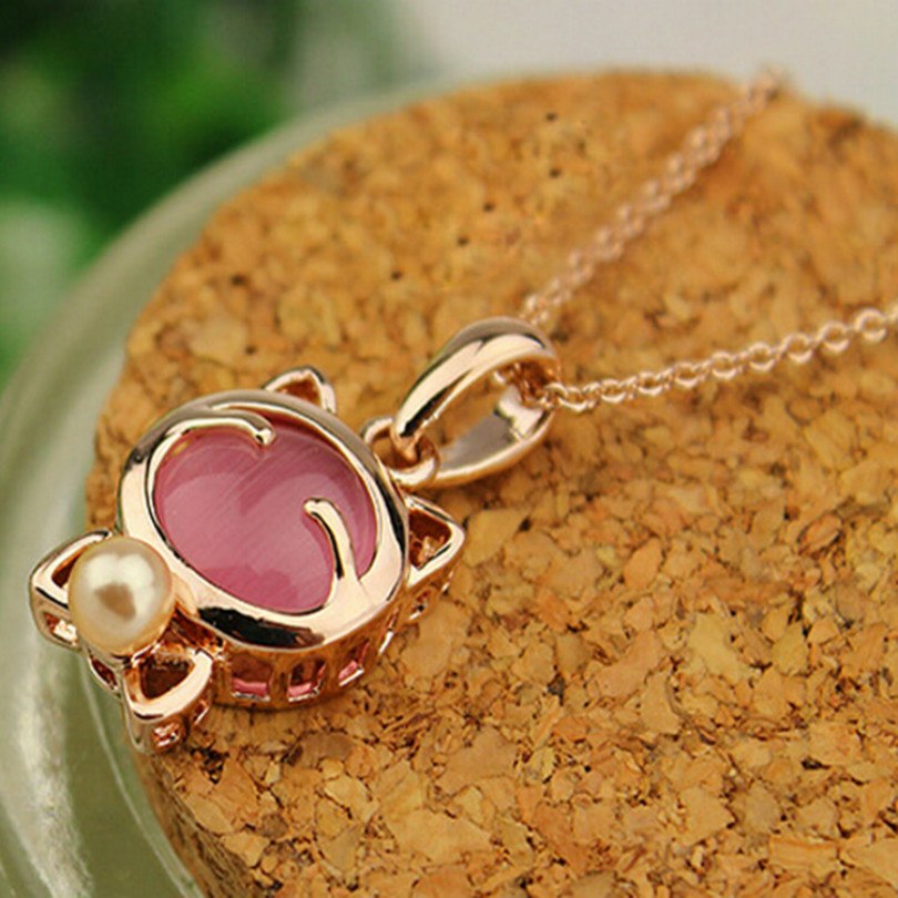 Lucky Cat Pendant Necklace