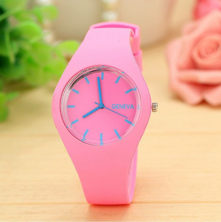 Ultra-Thin Cream Colour Fashion Watch – Minimalist Style for Men & Women