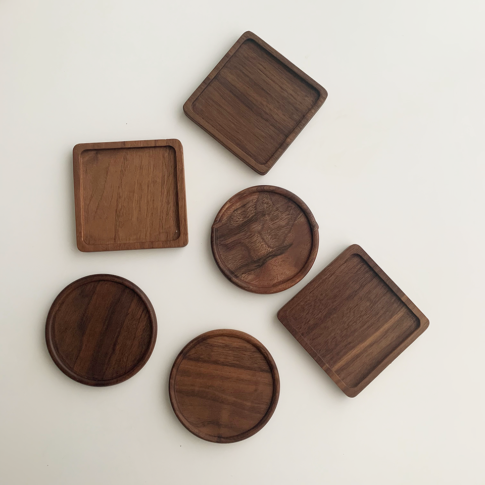 Unlackierter japanischer Walnuss-Isolieruntersetzer aus Holz