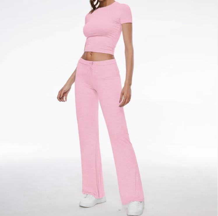 Damen T-Shirt & Freizeithose im unifarbenen Anzug