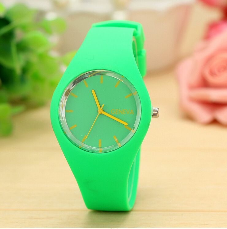 Ultra-Thin Cream Colour Fashion Watch – Minimalist Style for Men & Women