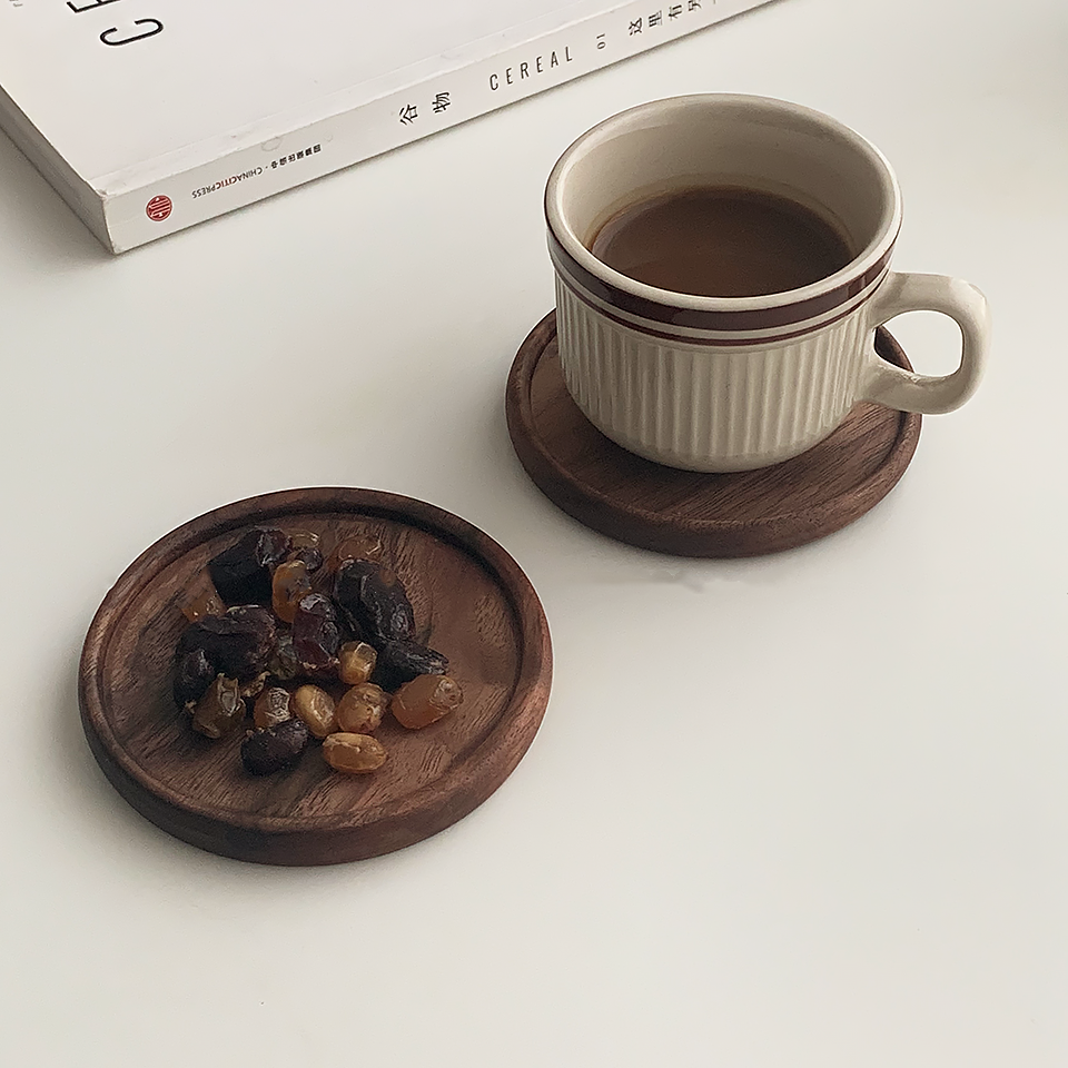 Unlackierter japanischer Walnuss-Isolieruntersetzer aus Holz