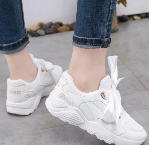 Leichte Damen-Sneaker zum Schnüren