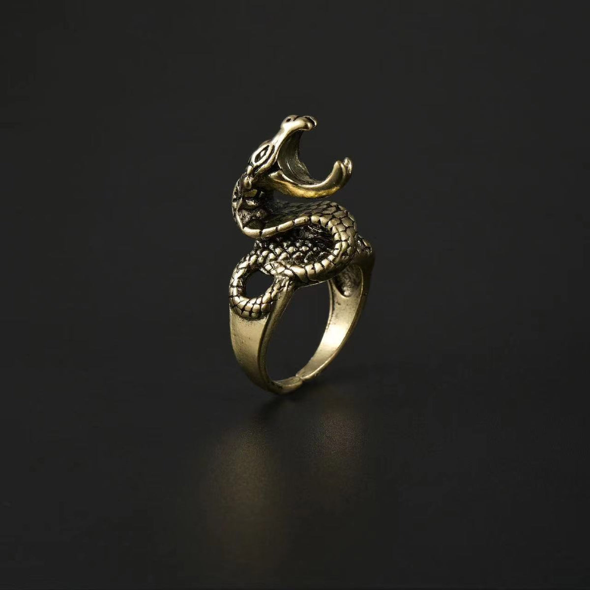 Statement Ring & Cigarette Holder Styles