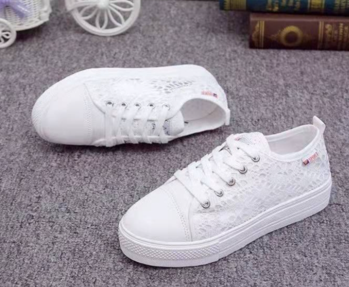 Women’s Lace-Panel Platform Trainers