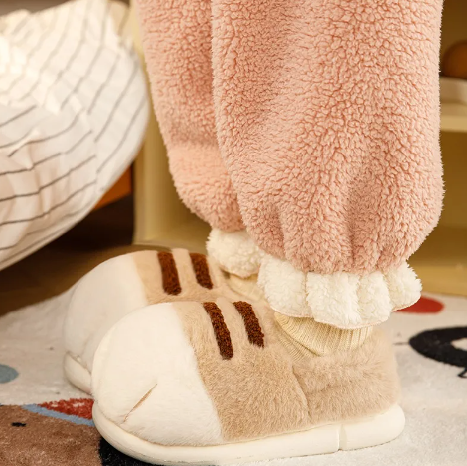 Cosy Velvet Lined Warm Slippers – Soft Indoor House Shoes