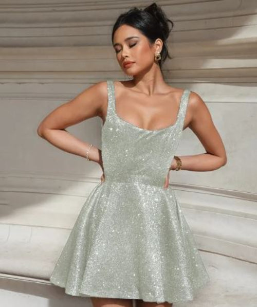 Mini-robe argentée pour femme