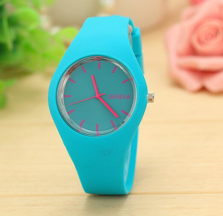 Ultra-Thin Cream Colour Fashion Watch – Minimalist Style for Men & Women